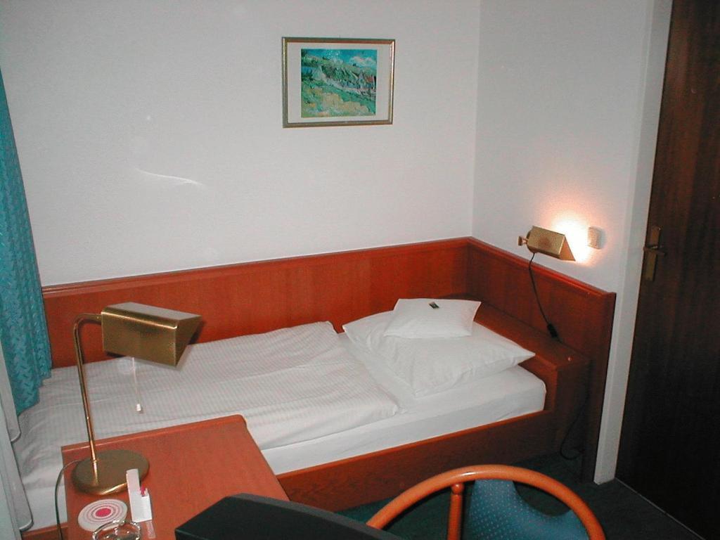 Hotel Zur Flora Έσσεν Δωμάτιο φωτογραφία